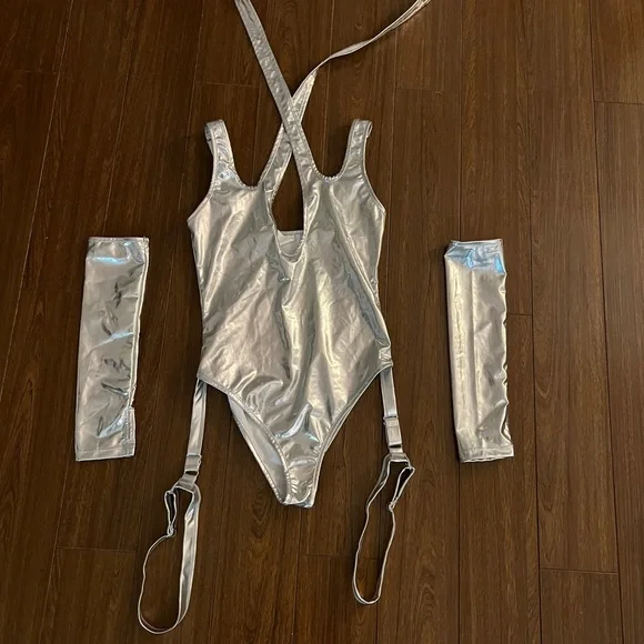 iHeartRaves Silver Metallic Bodysuit - Picture 2 of 6